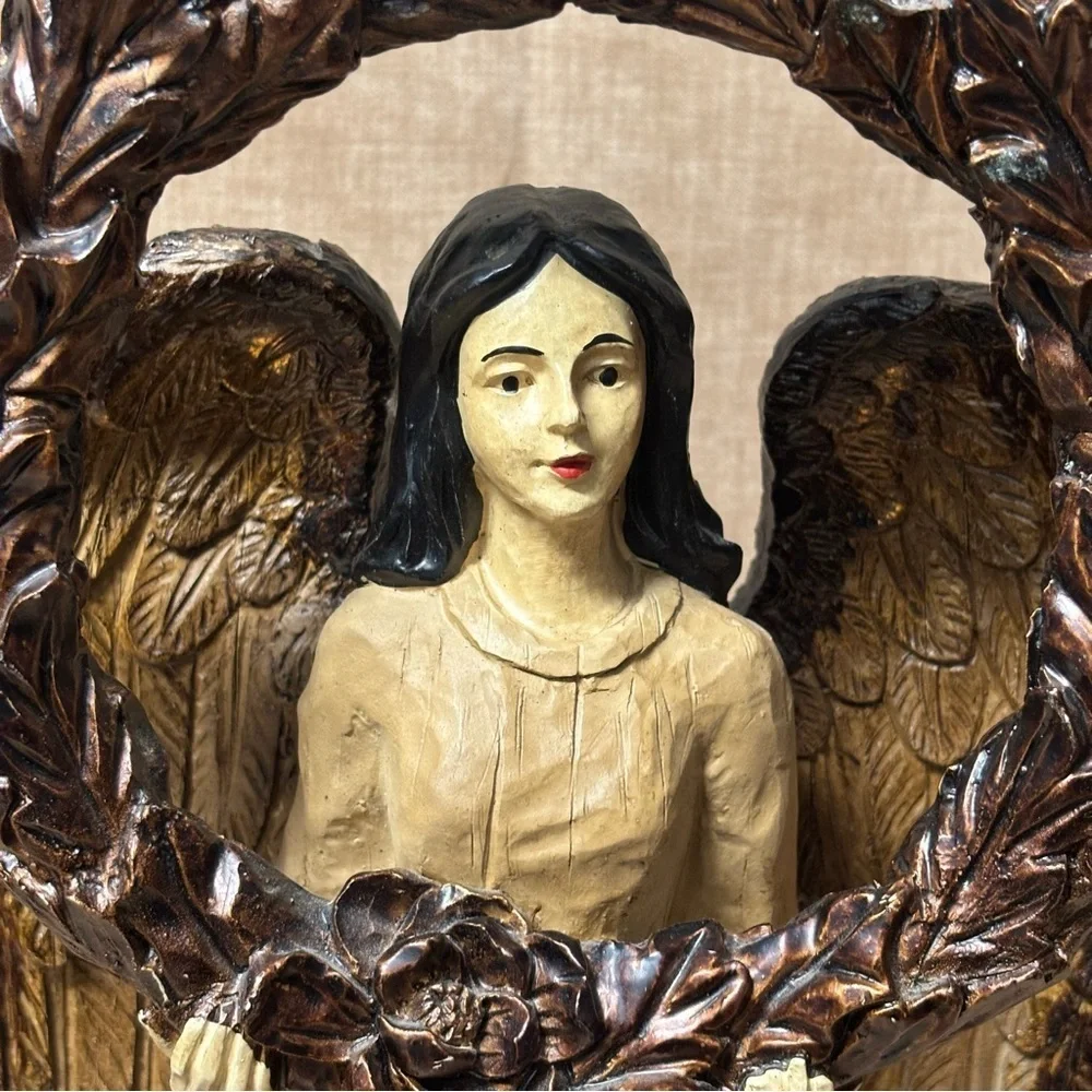 Angel With Wings Holding Wreath Candleholder 16